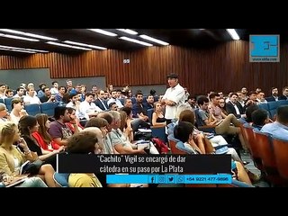 “Cachito” Vigil se encargó de dar cátedra en su paso por La Plata
