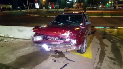 Colisão entre três veículos é registrada no Bairro Pacaembu