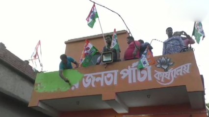 இடைத்தேர்தல் வெற்றி கொண்டாட்டமாம் - திரிணாமுல் காங் படு குஷி