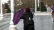 Taksim'de yağış ve fırtına vatandaşlara zor anlar yaşattı