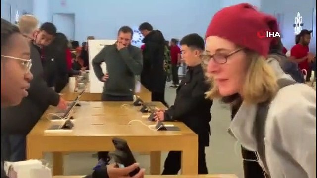 FETÖ firarisi Hakan Şükür, Apple mağazasında görüntülendi