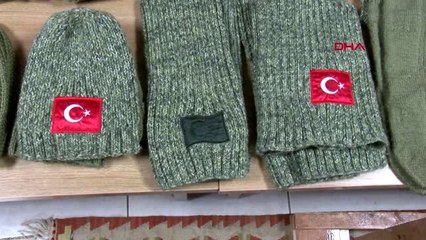 Kayseri sarızlı annelerden mehmetçiğe atkı, bere ve çorap