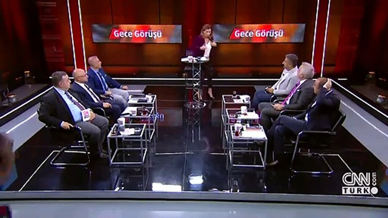 Hande Fırat canlı yayında rahatsızlandı