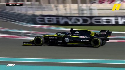 الزيت يخرج على سيارة بيار غاسلي.. لقطة غريبة