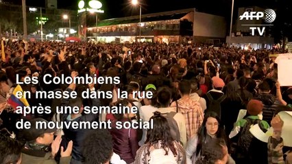 Download Video: Les Colombiens manifestent contre le pouvoir au son des tambours