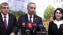 Cumhurbaşkanlığı YİK Üyesi Arınç, Şanlıurfa Büyükşehir Belediye Başkanı'nı ziyaret etti