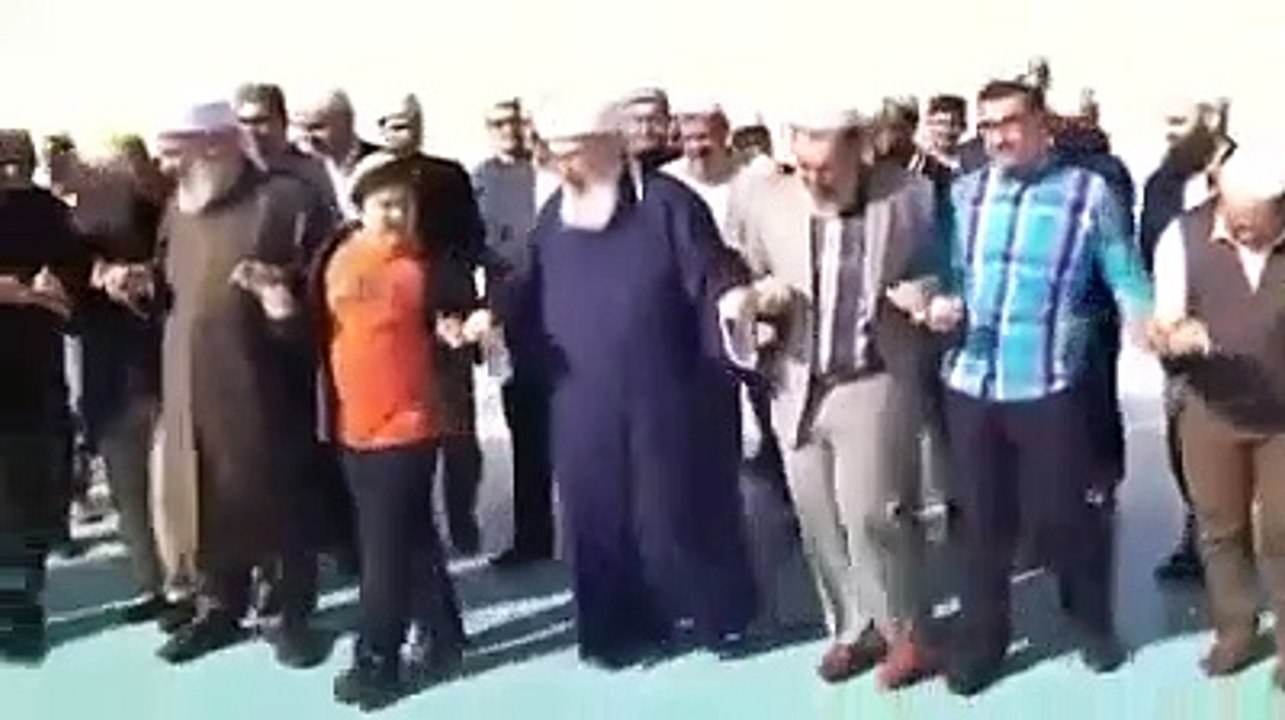 Menzil tarikatının lideri Seyyid Abdulbaki Erol,halay çekerken görüntülendi!