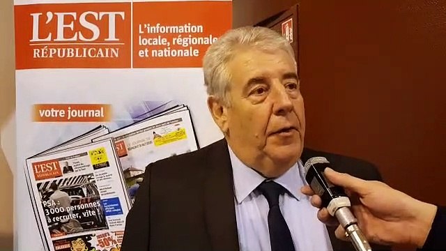 Trophée des travaux publics : le maire de Besançon, Jean-Louis Fousseret, présente le projet d'éco-quartier aux casernes Vauban