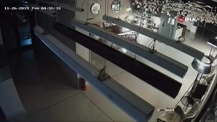 Arnavutluk’u vuran depremin yeni görüntüleri ortaya çıktı