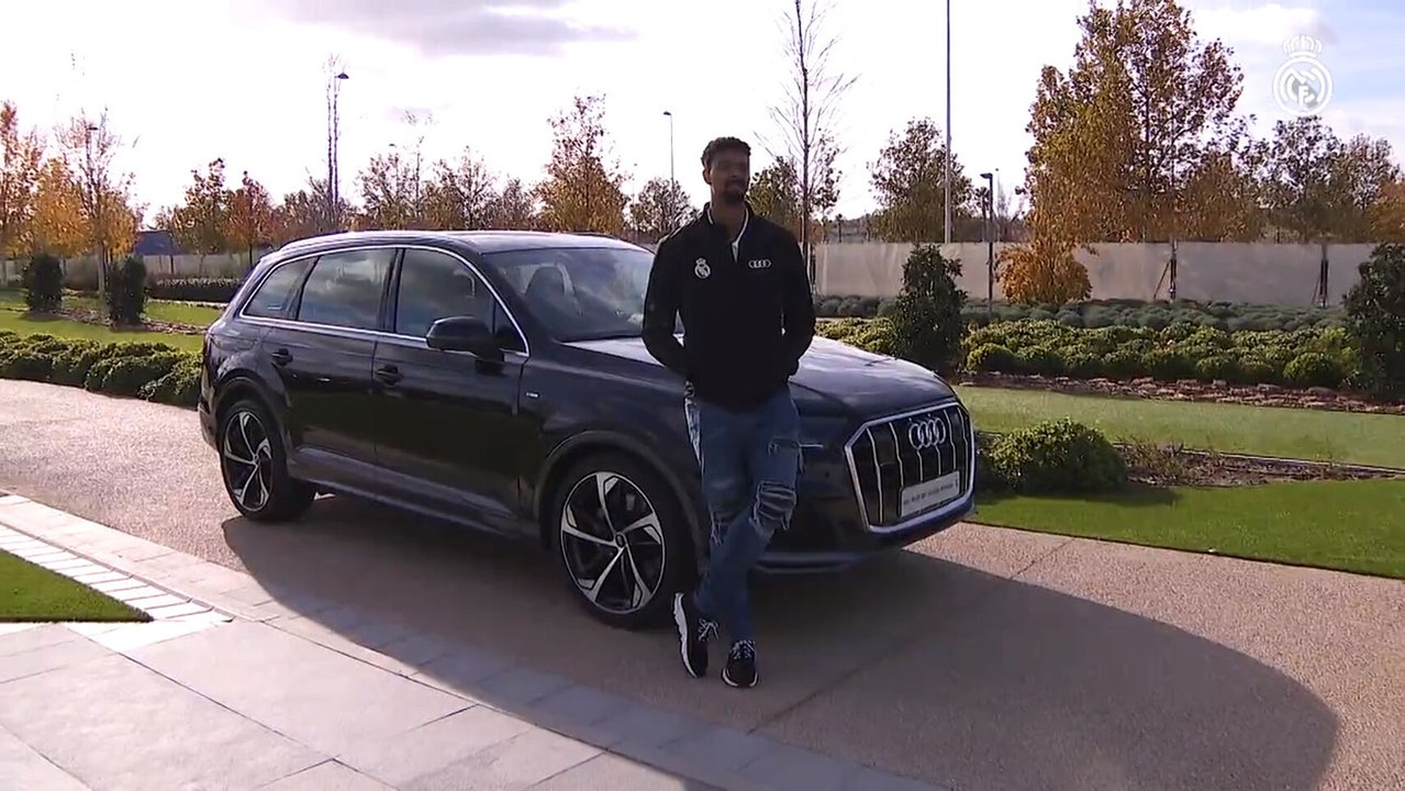 El Real Marid de baloncesto recibe los coches oficiales de Audi