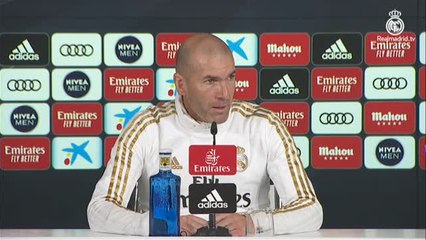 Zidane: "Vinicius no se va a marchar, ahora no es su momento pero puede serlo pronto"