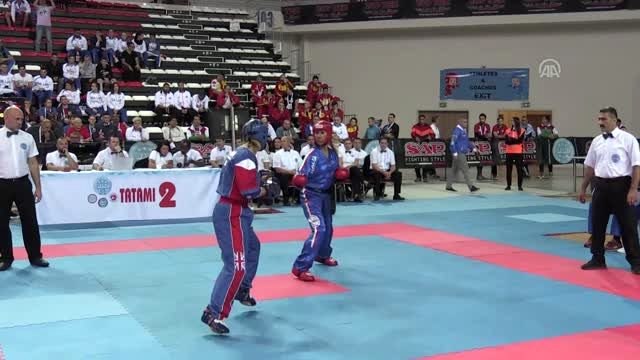 Dünya Kick Boks Şampiyonası Antalya'da sürüyor