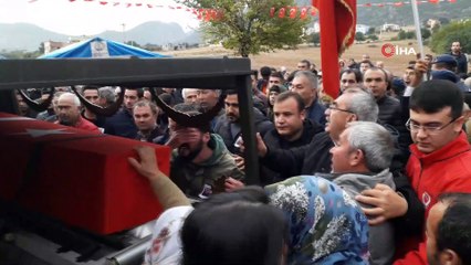 Yıldırım düşmesi sonucu şehit olan Piyade Uzman Onbaşı Bünyamin Çabuk, son yolculuğuna uğurlandı