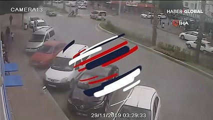 Anbean kameralara yansıyan kazada takla attı, burnu bile kanamadı