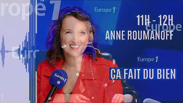 C'est creux et vide : le jour où Patrick Sébastien a offert à François Hollande un masque représentant Nicolas Sarkozy