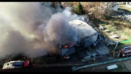 쓰레기 태우다 공장·창고로 번져 / YTN