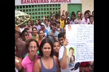 GUGU EM BANANEIRAS