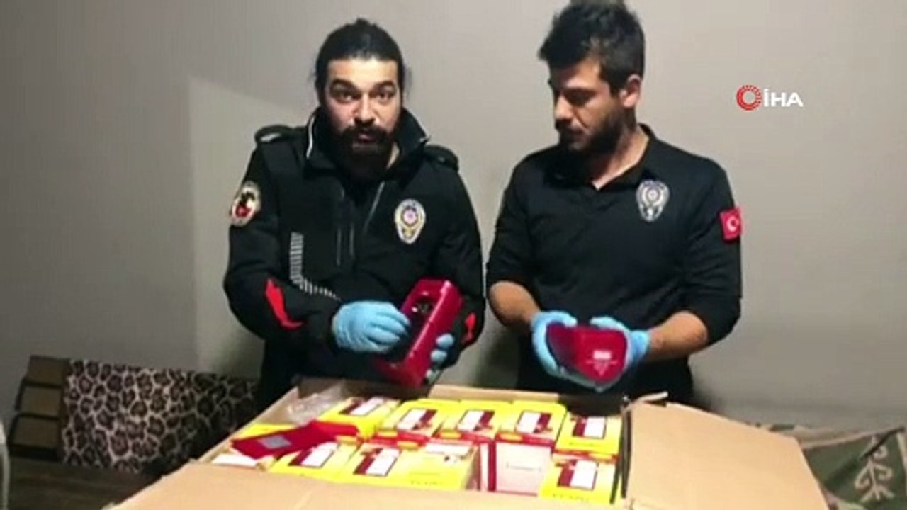 Uyuşturucu tacirleri, narkotik köpeğinin koku almasını engellemek için eroin paketlerine silikon sürdü