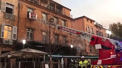 Aix en Provence:  violent incendie au restaurant le 2G, des personnes évacuées
