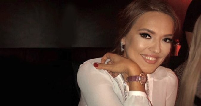 Demet Akalın'dan 27 yaşında mısın? diyen takipçisine bedava bilet jesti!