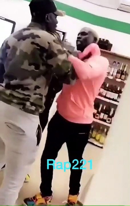 Ngaaka blindé accusé de vol , prend la fuite