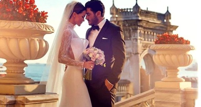 İş adamı Uğur Akkuş eşi Ebru Şallı'ya ABD'den 15 milyon dolarlık malikane satın aldı