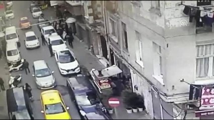 Beyoğlu'nda internet kafedeki silahlı saldırıya ilişkin 2 kişi yakalandı