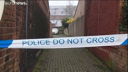 Házkutatásokat tart a brit rendőrség