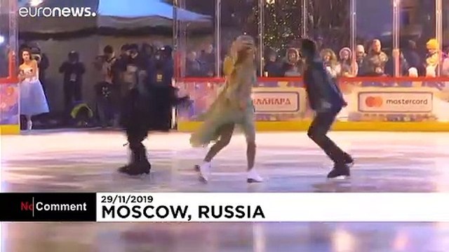 Celebridades y campeones olímpicos abren la pista de patinaje de la Plaza Roja