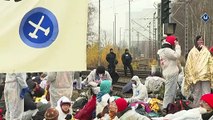 Tausende Aktivisten blockieren Braunkohle-Tagebaue in Ostdeutschland