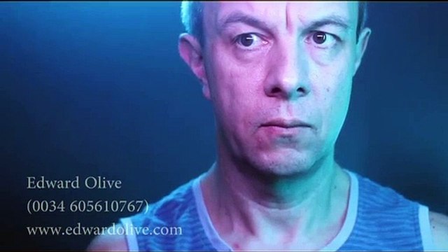 Edward Olive comedien anglais britanique que parle Français Madrid Barcelone