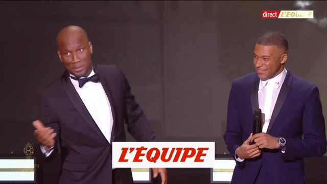 Instant selfie entre Drogba et Mbappé - Foot - Ballon d'Or