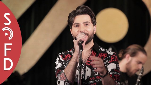 Elçin Cəfərov - Sevir Sevmir (Canlı Performans)