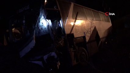 Bursaspor taraftarlarını taşıyan otobüs kaza yaptı: 19 yaralı