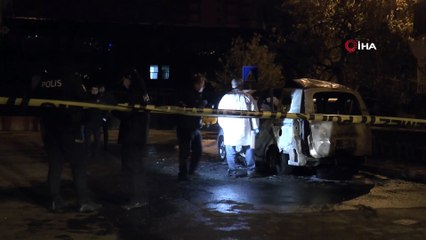 Park halindeki araç cayır cayır yandı