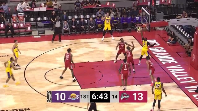 Jaron Blossomgame Posts 20 points & 11 rebounds vs. South Bay Lakers
