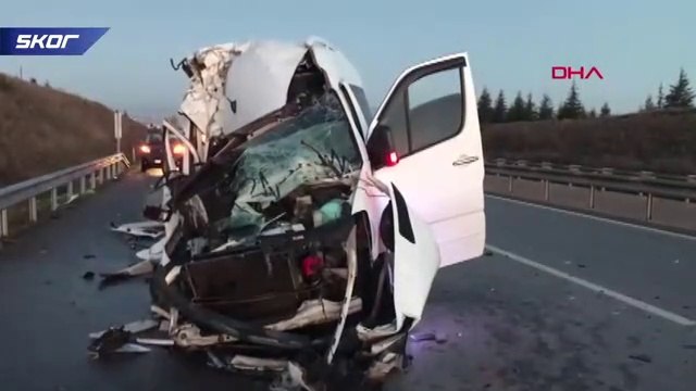 Bursaspor taraftarını taşıyan otobüs kaza yaptı 19 yaralı