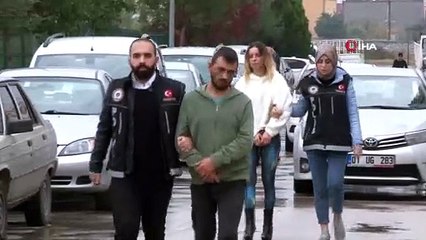 - Moldovalı uyuşturucu kuryesi Adana'da yakalandı- Adana polisi Moldova uyruklu bir kadın ile Türk uyruklu bir erkeği şehrin merkezinde torbacılık yaptıkları iddiasıyla yakaladı