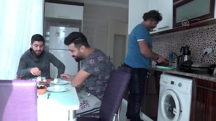 Baba ile iki oğlunun aynı fakültede gülümseten "öğrencilik" hayatı