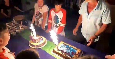 anniversaire 10 ans - thème fortnite - gâteaux 2