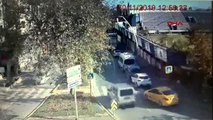 Zeytinburnu'ndaki hırsız polis kovalamacası kamerada