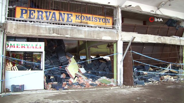 Vali Güzeloğlu patlama meydana gelen sebze ve meyve halinde incelemelerde bulundu