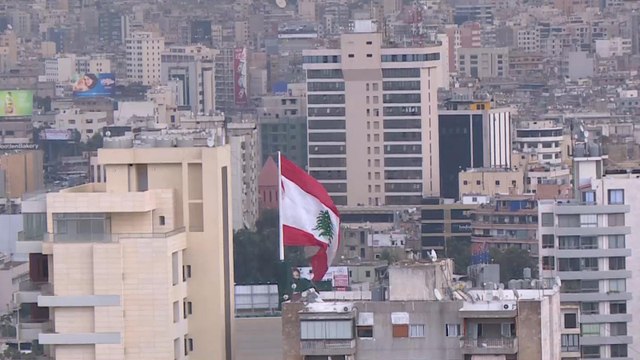 شح الدولار بلبنان.. مُلاك العقار يطالبون بتسديد الإيجار بالدولار والمستأجرون عاجزون