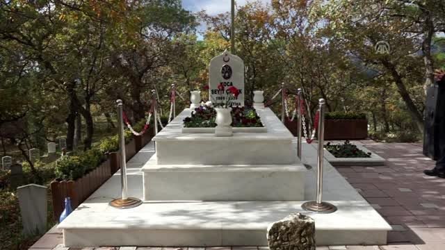 Çanakkale Savaşları kahramanlarından Seyit Onbaşı kabri başında anıldı