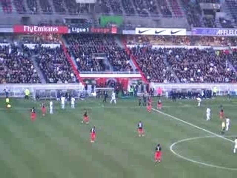 OVATION SOUZA ET PAULETA PSG-LE MANS 09.02.08