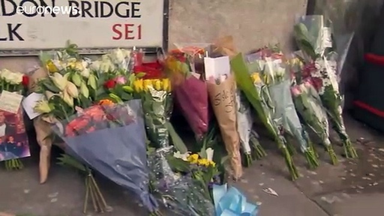Londoner gedenken der 23 und 25 Jahre alten Anschlagsopfer