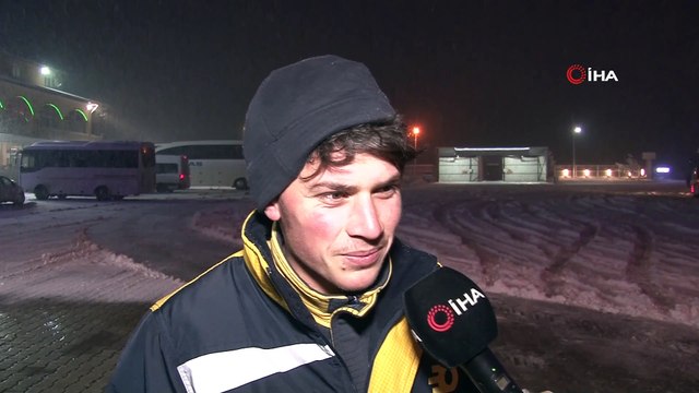 Erzincan'da ulaşıma kar ve tipi engeli