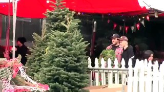 Justin Bieber And Hailey Baldwin Go Christmas Tree Shopping - EXCLUSIVE!
