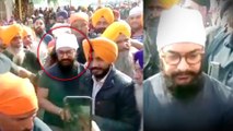 Aamir Khan MOBBED By Fans At Golden Temple Amritsar | Laal Singh Chaddha