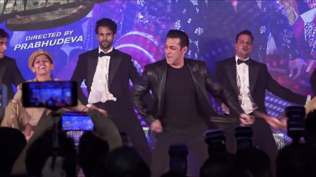 Salman Khan matches steps with Prabhudeva ON Dabangg 3 new song Munna Badnaam Hua